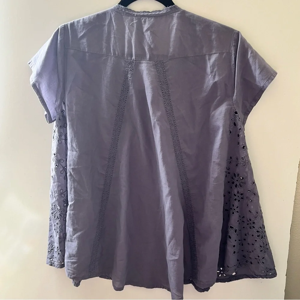 Johnny Was Gray Short Sleeve eyelet Embellished Blouse - Picture 7 of 9